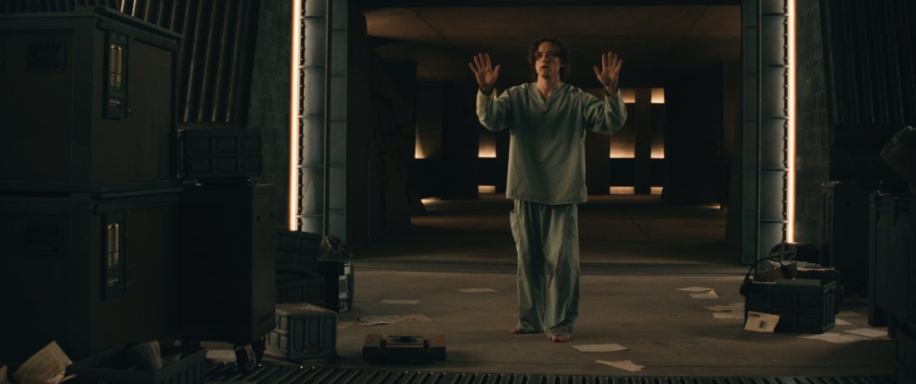 Bob / Sentinela / Vácuo (Lewis Pullman)