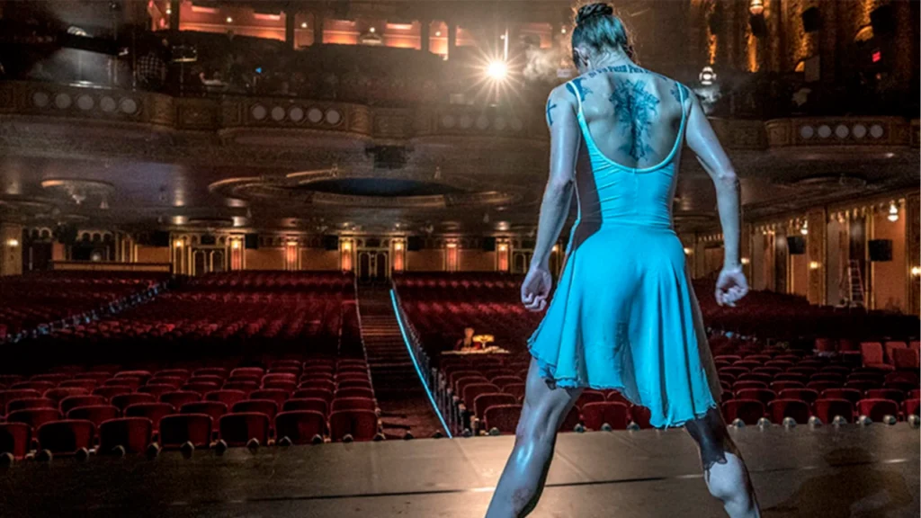 John Wick 3, interpretada por outra atriz sob o nome de Rooney Bailarina joh wick